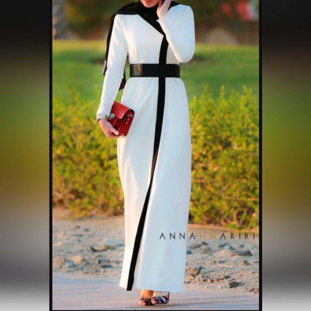 ISO Annah Hariri Tobe Abaya Dress Black and White Long Sleeve Dress